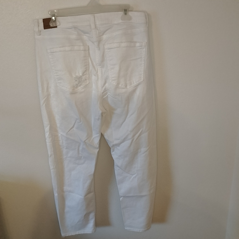 American Eagle Distressed/Ripped White Mom Jeans‎ Straight Leg Size 14 Casual - Picture 2 of 8